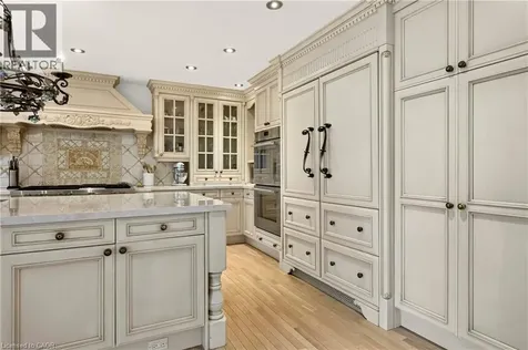 15 Peppertree Crescent Ancaster ON L9G 4L8