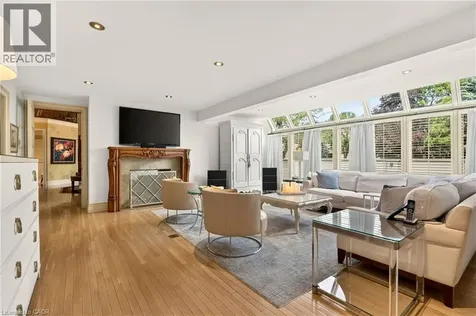 15 Peppertree Crescent Ancaster ON L9G 4L8