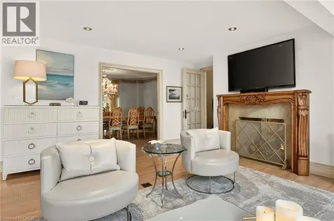 15 Peppertree Crescent Ancaster ON L9G 4L8
