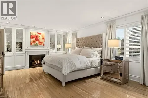 15 Peppertree Crescent Ancaster ON L9G 4L8