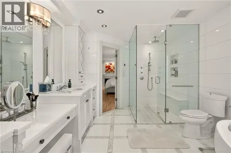 15 Peppertree Crescent Ancaster ON L9G 4L8