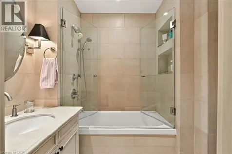 15 Peppertree Crescent Ancaster ON L9G 4L8