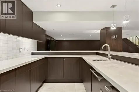 15 Peppertree Crescent Ancaster ON L9G 4L8