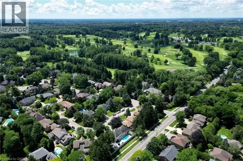15 Peppertree Crescent Ancaster ON L9G 4L8