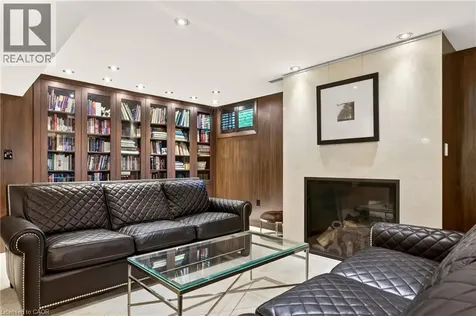 15 Peppertree Crescent Ancaster ON L9G 4L8
