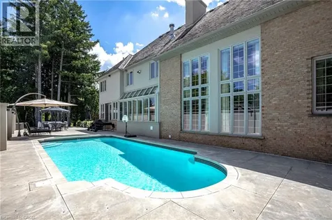15 Peppertree Crescent Ancaster ON L9G 4L8