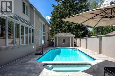 15 Peppertree Crescent Ancaster ON L9G 4L8