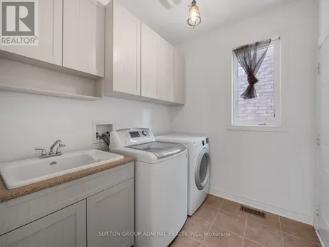 129 Mooney Street Bradford West Gwillimbury (bradford) ON L3Z 0K9