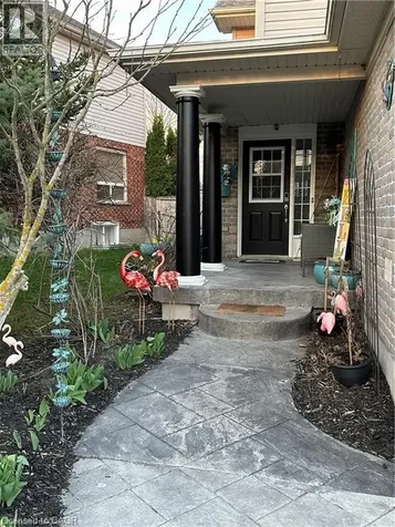 15 Gees Way Cambridge ON N3C 4M5