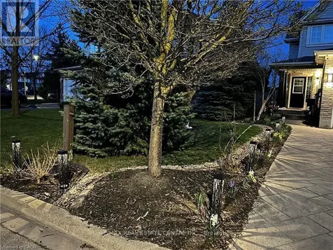 15 Gees Way Cambridge ON N3C 4M5