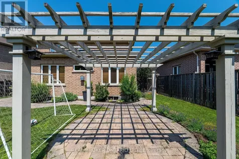 636 Serafini Crescent Milton (wi Willmott) ON L9T 7P1