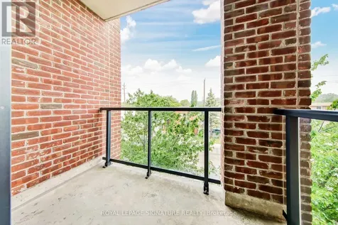 25 Earlington Avenue Toronto (kingsway South) ON M8X 3A3