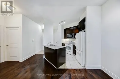 25 Earlington Avenue Toronto (kingsway South) ON M8X 3A3
