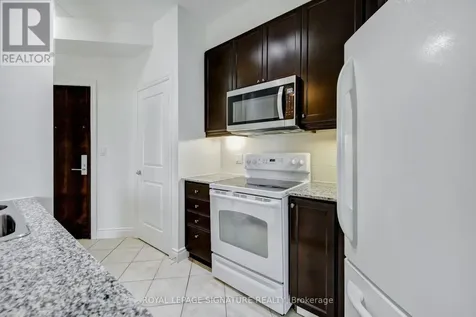 25 Earlington Avenue Toronto (kingsway South) ON M8X 3A3
