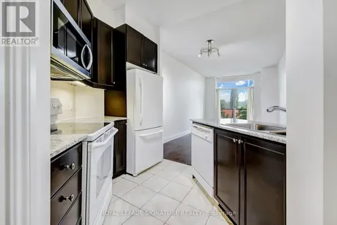 25 Earlington Avenue Toronto (kingsway South) ON M8X 3A3