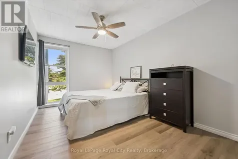105 Conroy Crescent Guelph (dovercliffe Park/old University) ON N1G 2V5