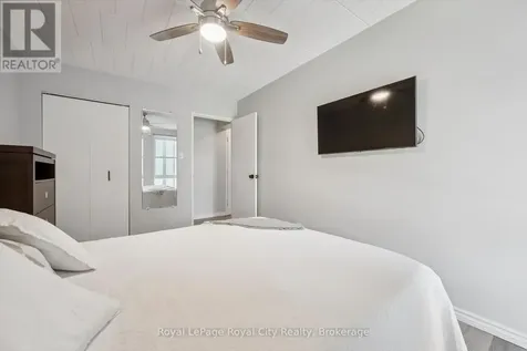 105 Conroy Crescent Guelph (dovercliffe Park/old University) ON N1G 2V5