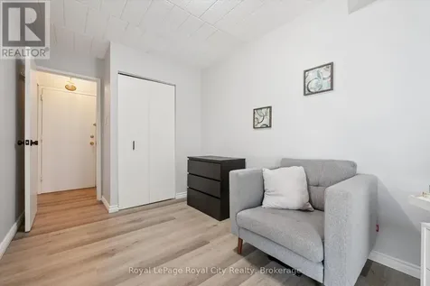 105 Conroy Crescent Guelph (dovercliffe Park/old University) ON N1G 2V5