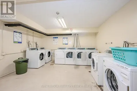 105 Conroy Crescent Guelph (dovercliffe Park/old University) ON N1G 2V5