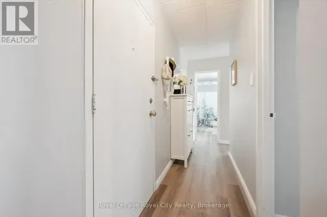 105 Conroy Crescent Guelph (dovercliffe Park/old University) ON N1G 2V5