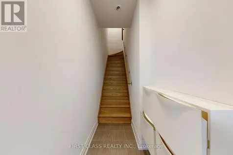 23 Eldora Avenue Toronto (newtonbrook West) ON M2M 1R3
