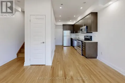 23 Eldora Avenue Toronto (newtonbrook West) ON M2M 1R3