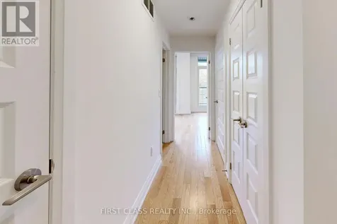23 Eldora Avenue Toronto (newtonbrook West) ON M2M 1R3
