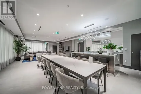 5858 Yonge Street Toronto (newtonbrook West) ON M2M 0C6