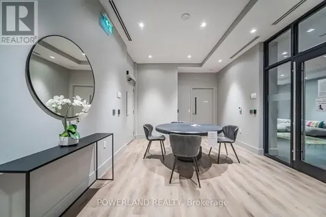 5858 Yonge Street Toronto (newtonbrook West) ON M2M 0C6