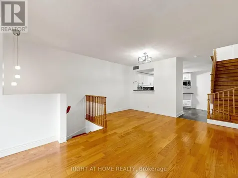 28 Sommerset Way Toronto (willowdale East) ON M2N 6W7
