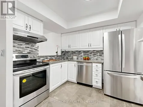 28 Sommerset Way Toronto (willowdale East) ON M2N 6W7