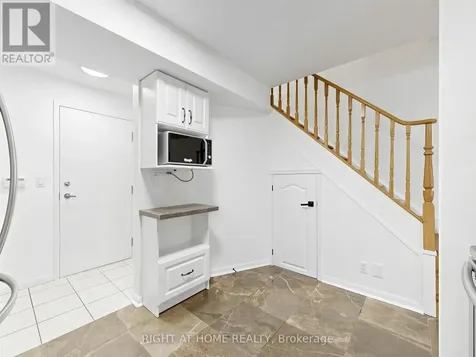 28 Sommerset Way Toronto (willowdale East) ON M2N 6W7