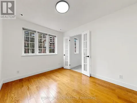 28 Sommerset Way Toronto (willowdale East) ON M2N 6W7