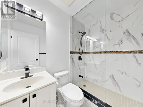 28 Sommerset Way Toronto (willowdale East) ON M2N 6W7