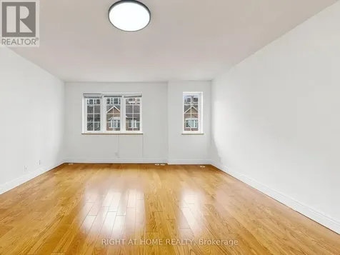 28 Sommerset Way Toronto (willowdale East) ON M2N 6W7