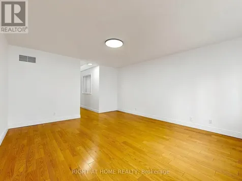 28 Sommerset Way Toronto (willowdale East) ON M2N 6W7