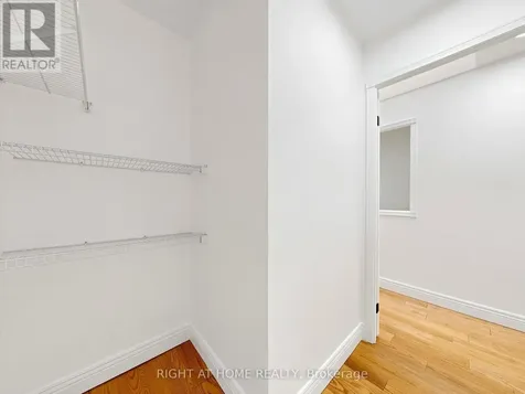 28 Sommerset Way Toronto (willowdale East) ON M2N 6W7