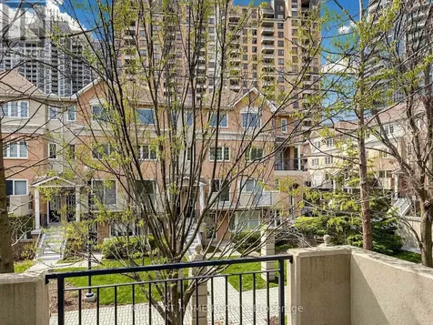 28 Sommerset Way Toronto (willowdale East) ON M2N 6W7