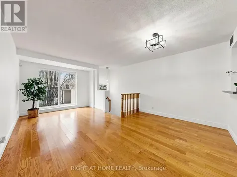 28 Sommerset Way Toronto (willowdale East) ON M2N 6W7