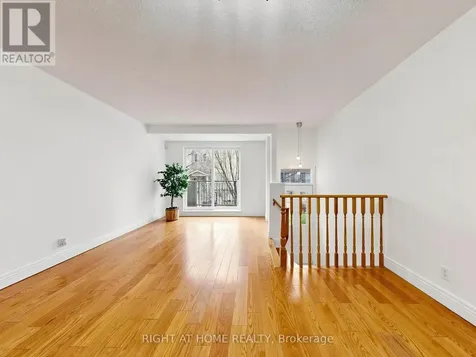 28 Sommerset Way Toronto (willowdale East) ON M2N 6W7