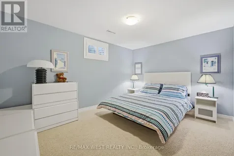 184 Tanners Drive Halton Hills (ac Acton) ON L7J 3A8