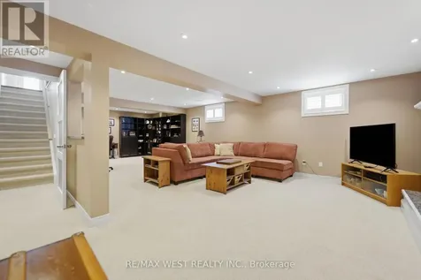184 Tanners Drive Halton Hills (ac Acton) ON L7J 3A8