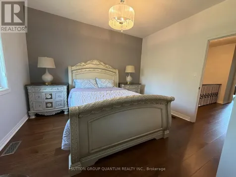 102 Lake Avenue Richmond Hill (oak Ridges Lake Wilcox) ON L4E 3G6