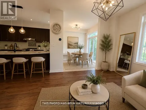 102 Lake Avenue Richmond Hill (oak Ridges Lake Wilcox) ON L4E 3G6