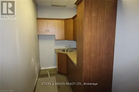 4673 Ontario Avenue Niagara Falls (downtown) ON L2E 3R1