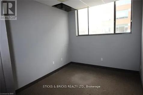 4673 Ontario Avenue Niagara Falls (downtown) ON L2E 3R1