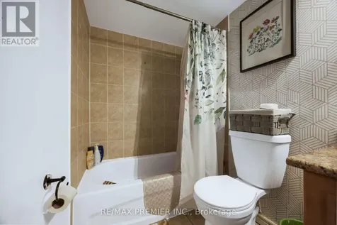 3041 Finch Avenue West Toronto (humbermede) ON M9M 0A4