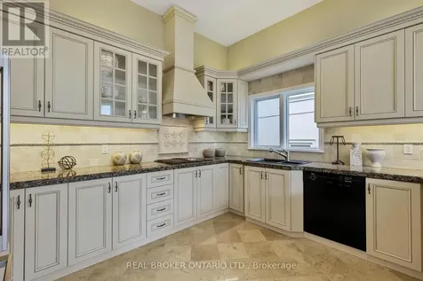 429 North Lake Road Richmond Hill (oak Ridges Lake Wilcox) ON L4E 3A7