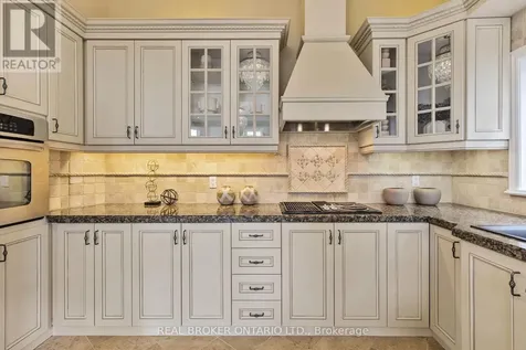 429 North Lake Road Richmond Hill (oak Ridges Lake Wilcox) ON L4E 3A7