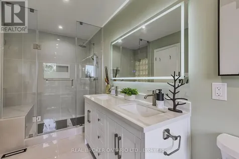 429 North Lake Road Richmond Hill (oak Ridges Lake Wilcox) ON L4E 3A7